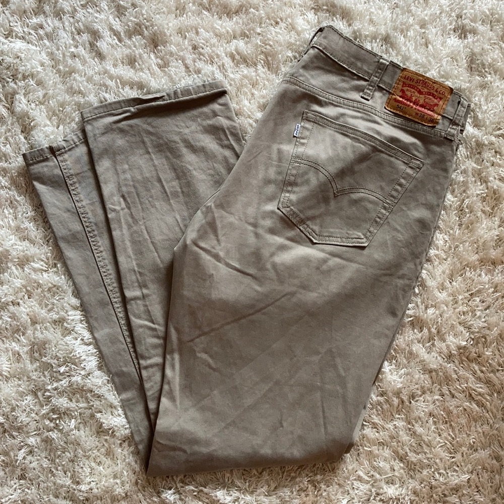 Levi’s 541 khaki jeans